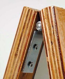 Træ gadeskilt med sort tavle